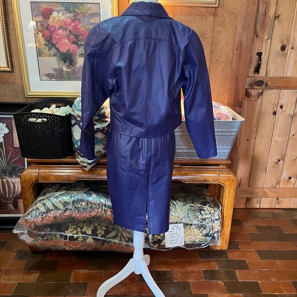 VINTAGE Jarrod’s leather Medium jacket in rich purple and leather skirt size 4 - Picture 3 of 12